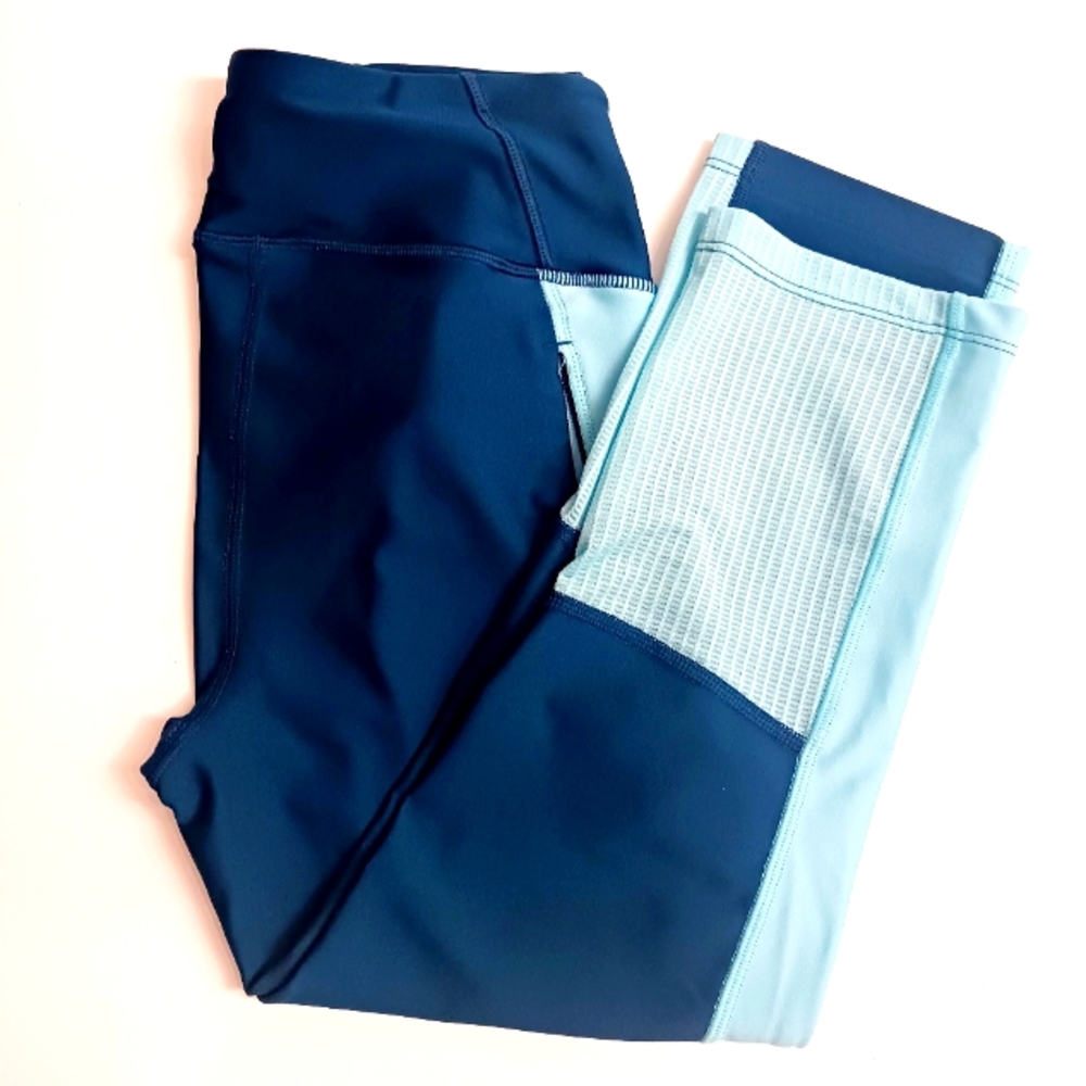 Under Armour Compression Blue Leggings. EUC, Size M